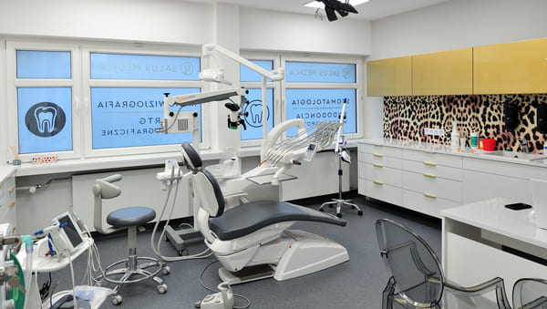 Fotel dentystyczny w gabinecie dentystycznym Beauty Dentica w łodzi